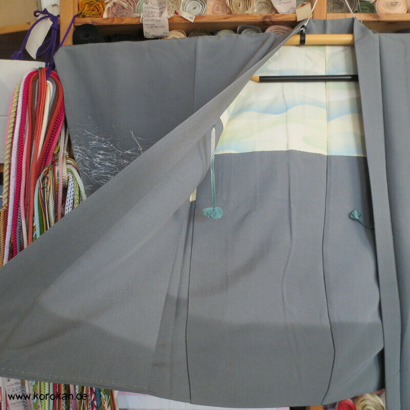 graue Haori Kimono Jacke aus Seide mit Kiefernnadelmuster