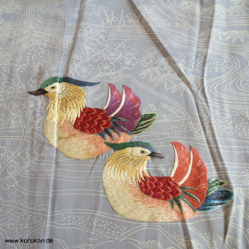 gestickte Mandarinenten auf blaugrau Homongi Kimono