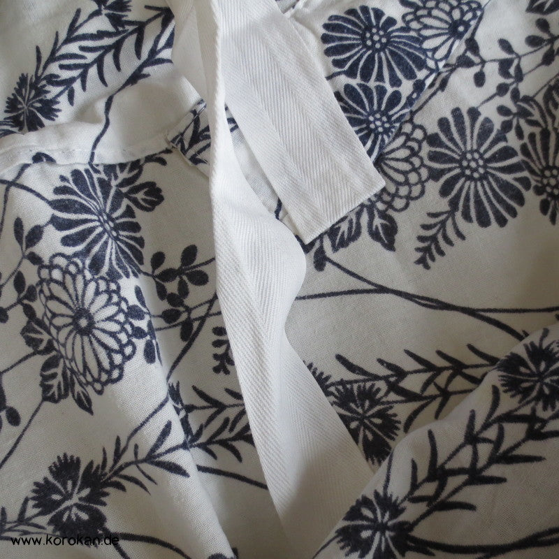 Kiku Blumenranken Nemaki - Kimono zum Schlafen