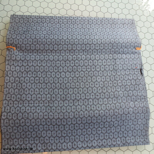 Tanmono Kimono Stoffrolle Tsumugi Seide Kasuri Kikko mittel
