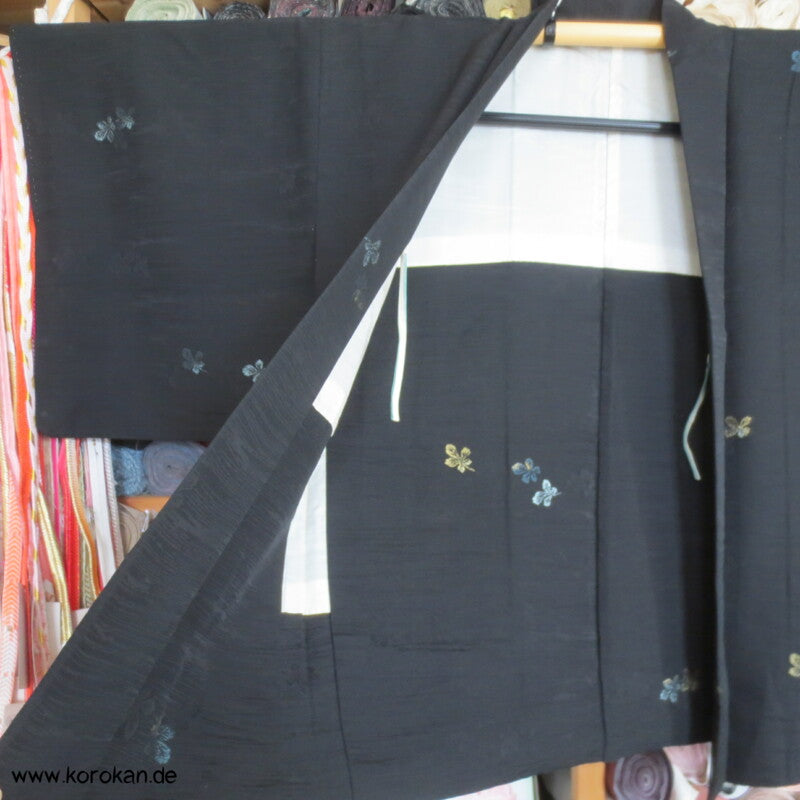 japanische Haori Kimono Jacke schwarzer Seidenbrokat Urushi Blätter