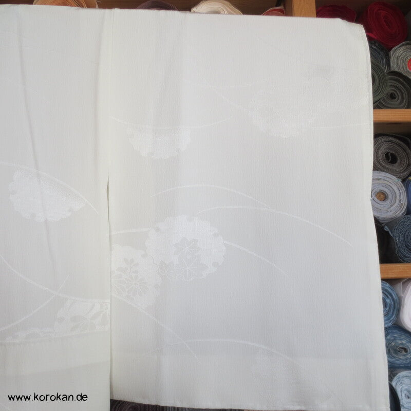 heller Seidendamast Schneeflockensymbole Juban Unterkimono, neu