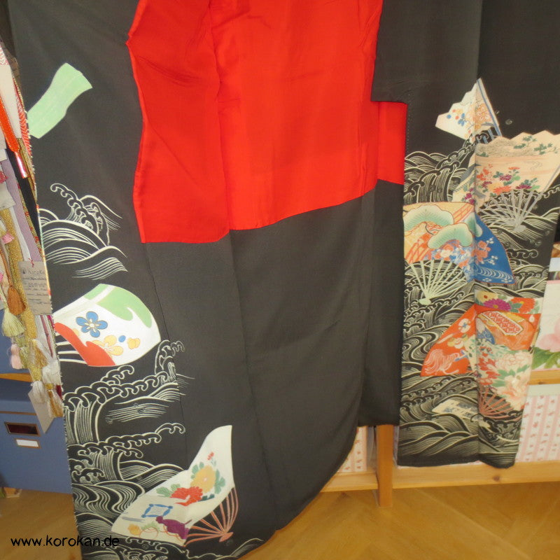 Fächermuster Tomesode / schwarzer Chu Furisode, rotes Futter