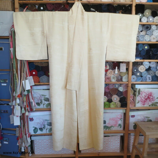 Jimon einfarbiger Kimono mit Webmuster, cremefarbene Seide