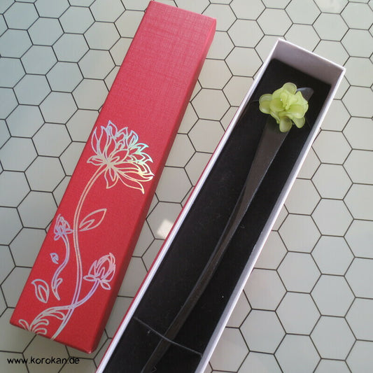 Haarstab grüne Blüte in Box