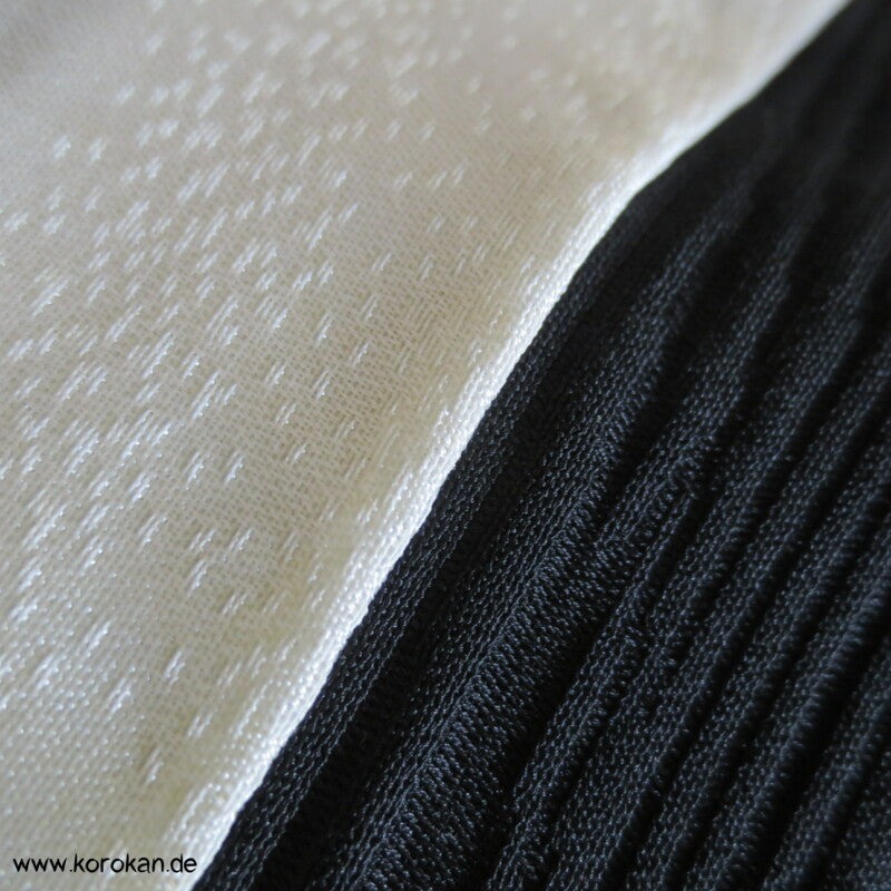 japanische Haori Kimono Jacke schwarzer Seidenbrokat Urushi Blätter