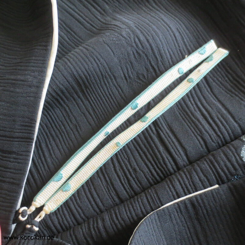japanische Haori Kimono Jacke schwarzer Seidenbrokat Urushi Blätter