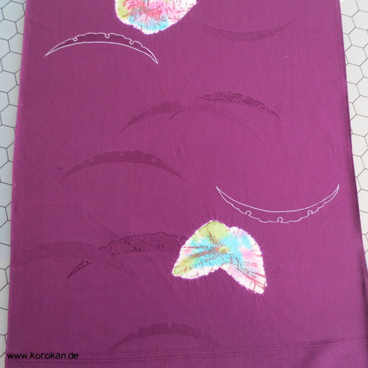 Shibori Schmetterlinge regenbogenbunt in violett Kimono Seidendamast