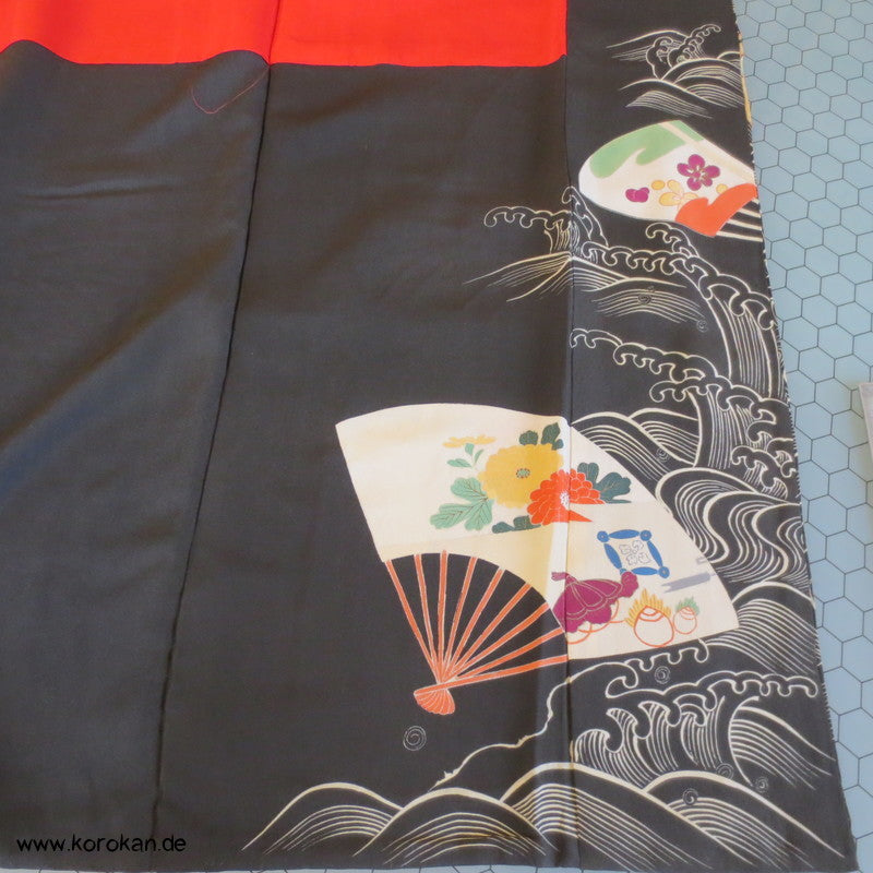 Fächermuster Tomesode / schwarzer Chu Furisode, rotes Futter