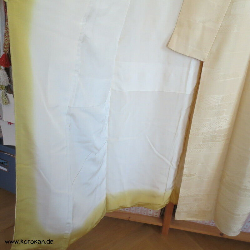 Jimon einfarbiger Kimono mit Webmuster, cremefarbene Seide