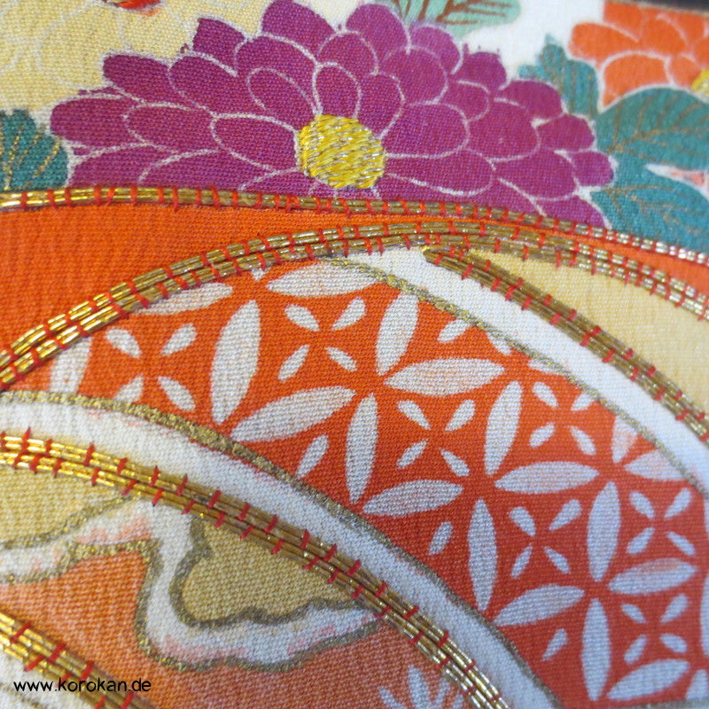 Fächermuster Tomesode / schwarzer Chu Furisode, rotes Futter