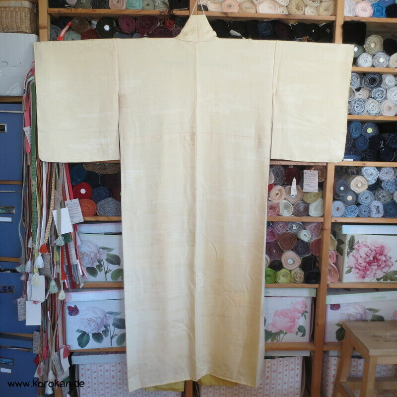 Jimon einfarbiger Kimono mit Webmuster, cremefarbene Seide
