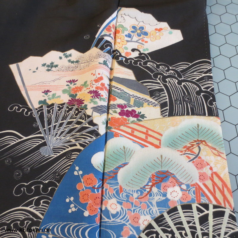 Fächermuster Tomesode / schwarzer Chu Furisode, rotes Futter