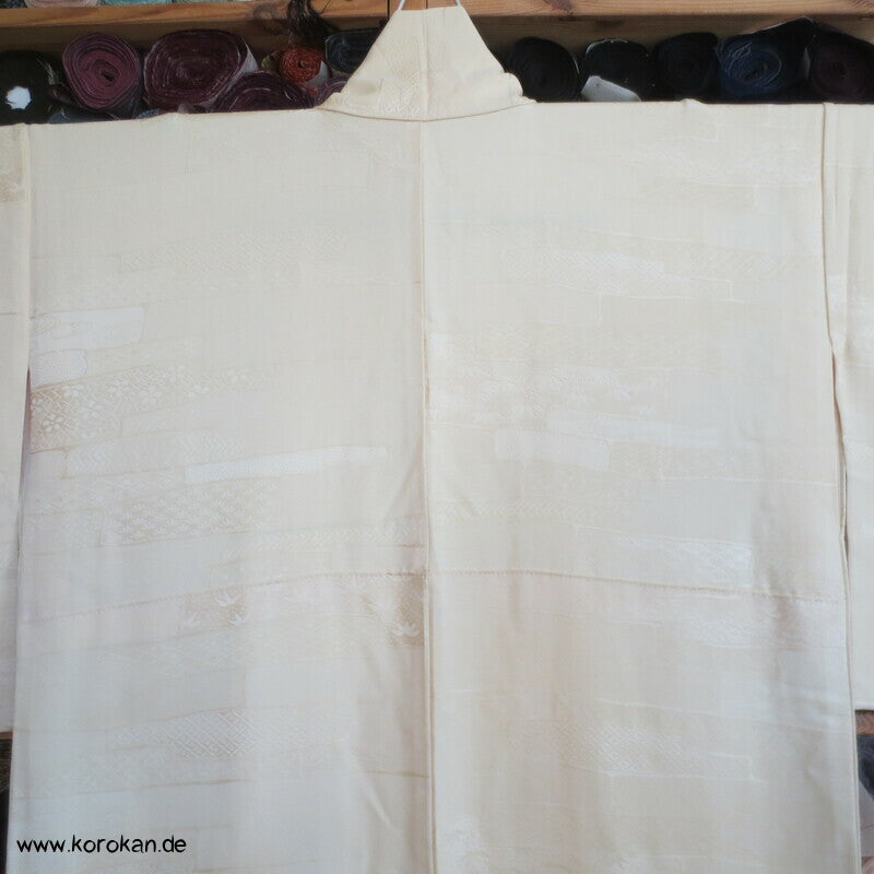 Jimon einfarbiger Kimono mit Webmuster, cremefarbene Seide