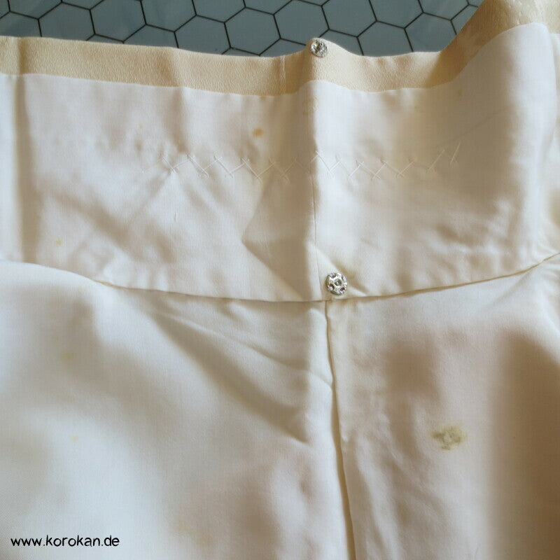 Jimon einfarbiger Kimono mit Webmuster, cremefarbene Seide