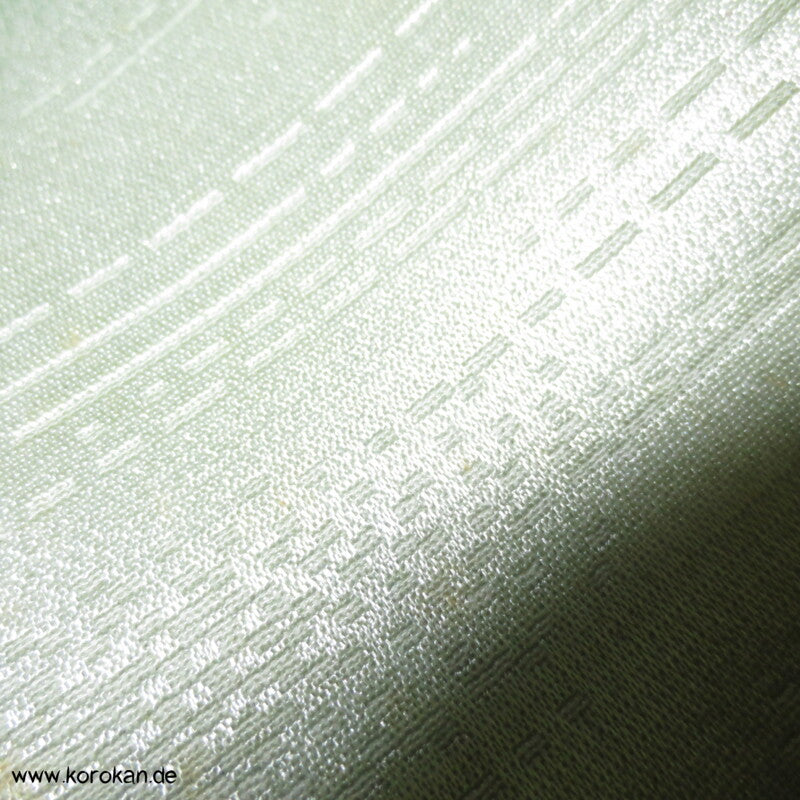 abstrahiertes Häusermuster Kimono Seide