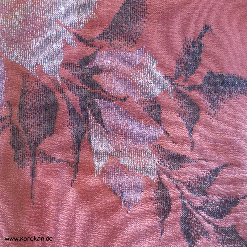 glitzernde Rosen auf altlachs Seidenjacquard 1960'er Komon Kimono