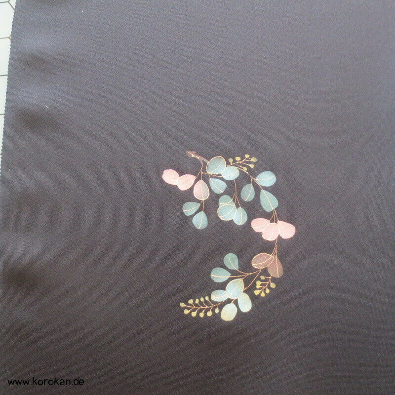 Kusudama, schwarzer Seidencrepe Haori Kimono Tanmono Stoffrolle