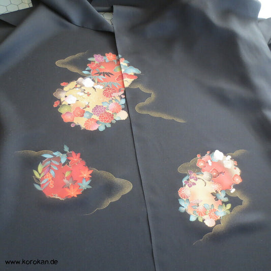 Kusudama, schwarzer Seidencrepe Haori Kimono Tanmono Stoffrolle