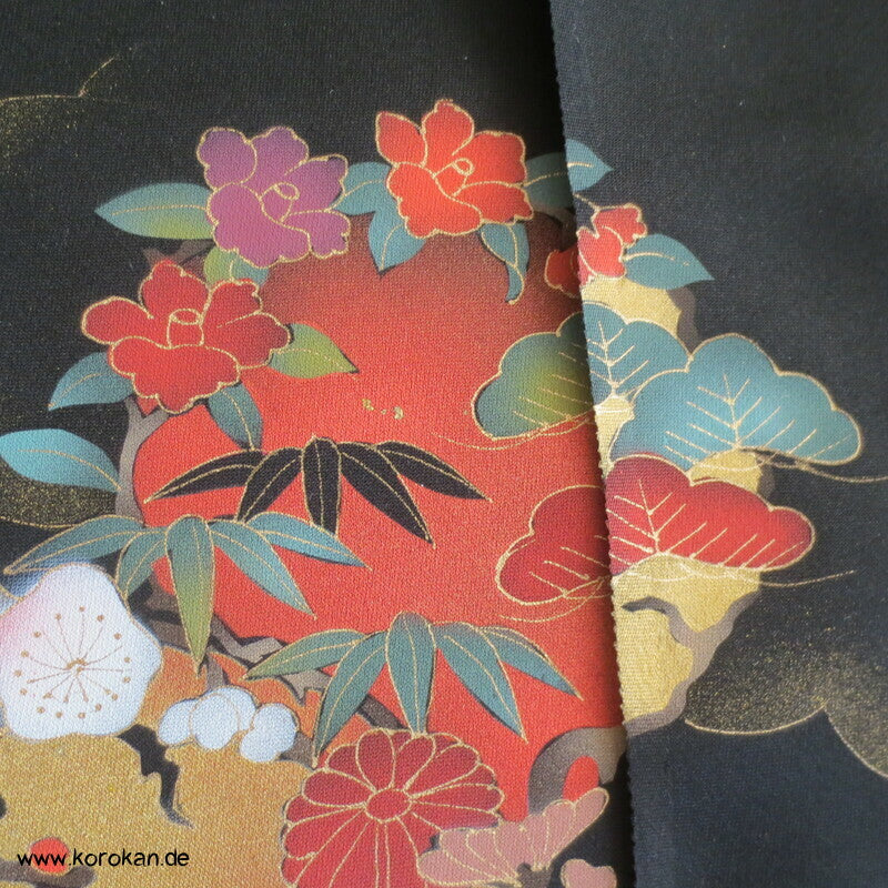 Kusudama, schwarzer Seidencrepe Haori Kimono Tanmono Stoffrolle