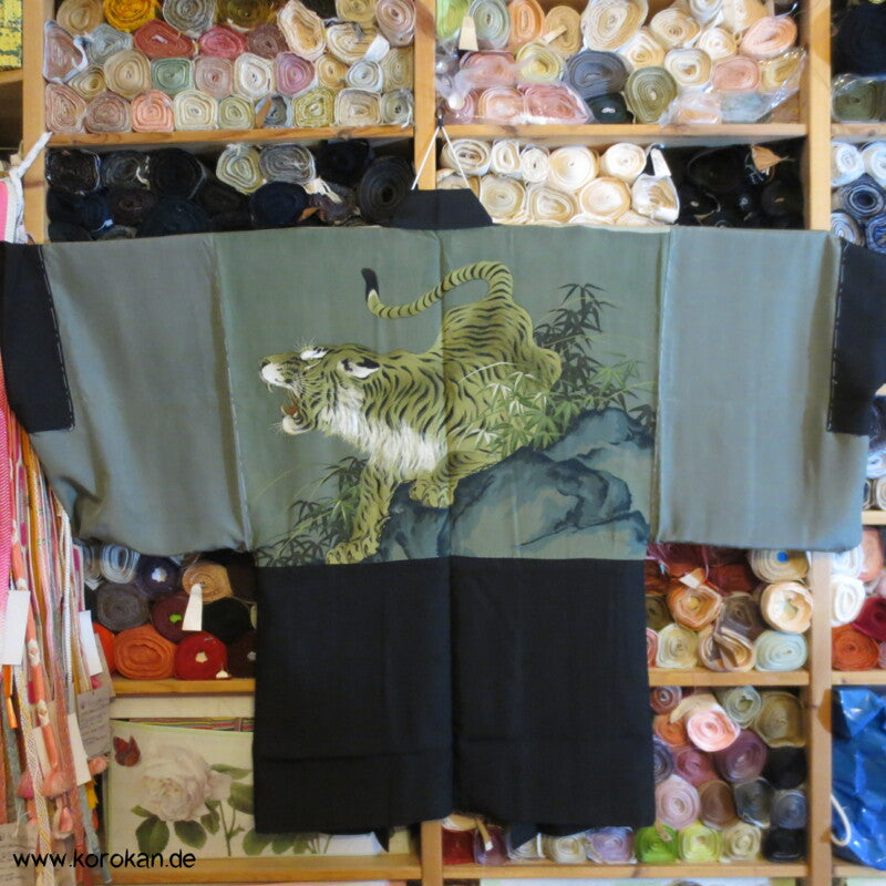 gemalter Tiger Futter, 5 Kikko Mon schwarze Haori Kimono Jacke