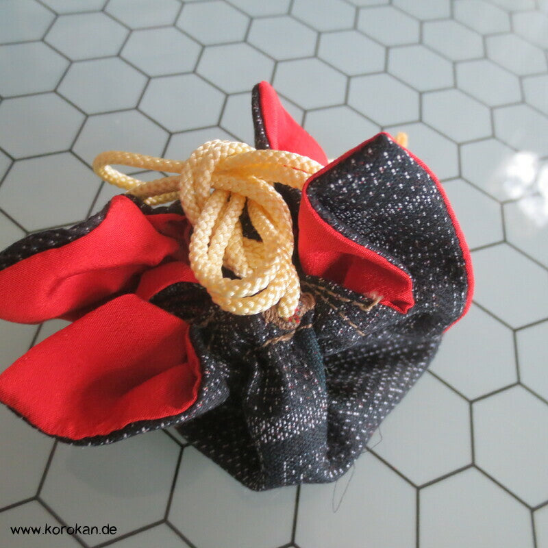 kleiner Zugbeutel - Schmuckbeutelchen, japanische Wolle / Seide