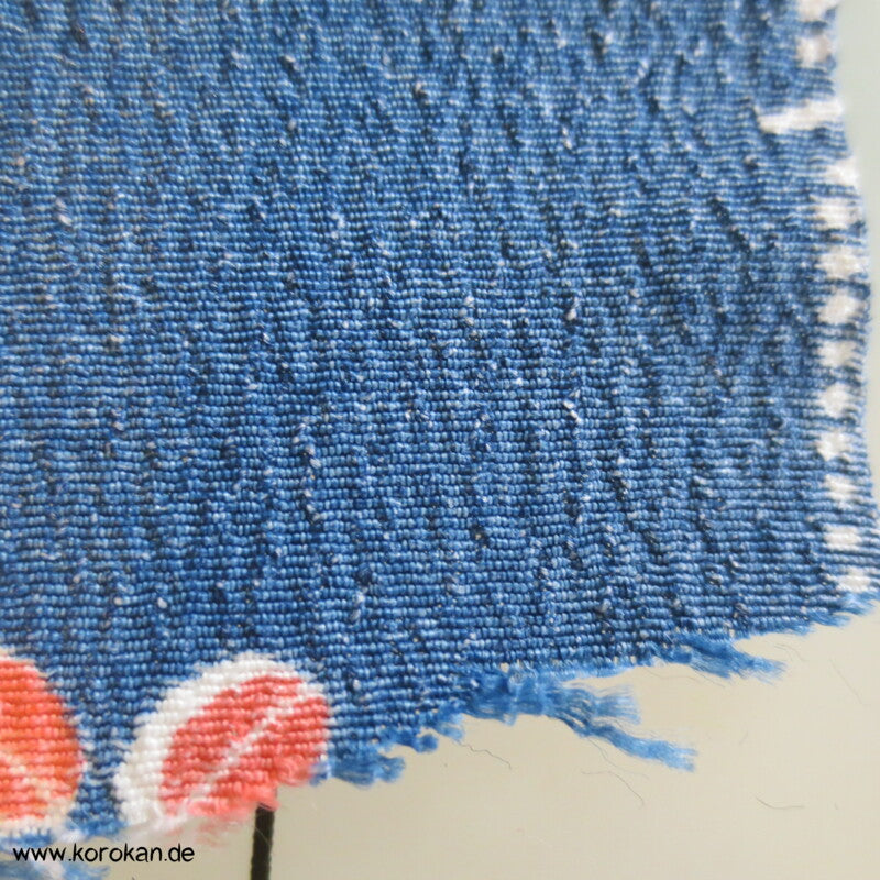 Schmetterlinge und Klee auf blau Kimono Crepe