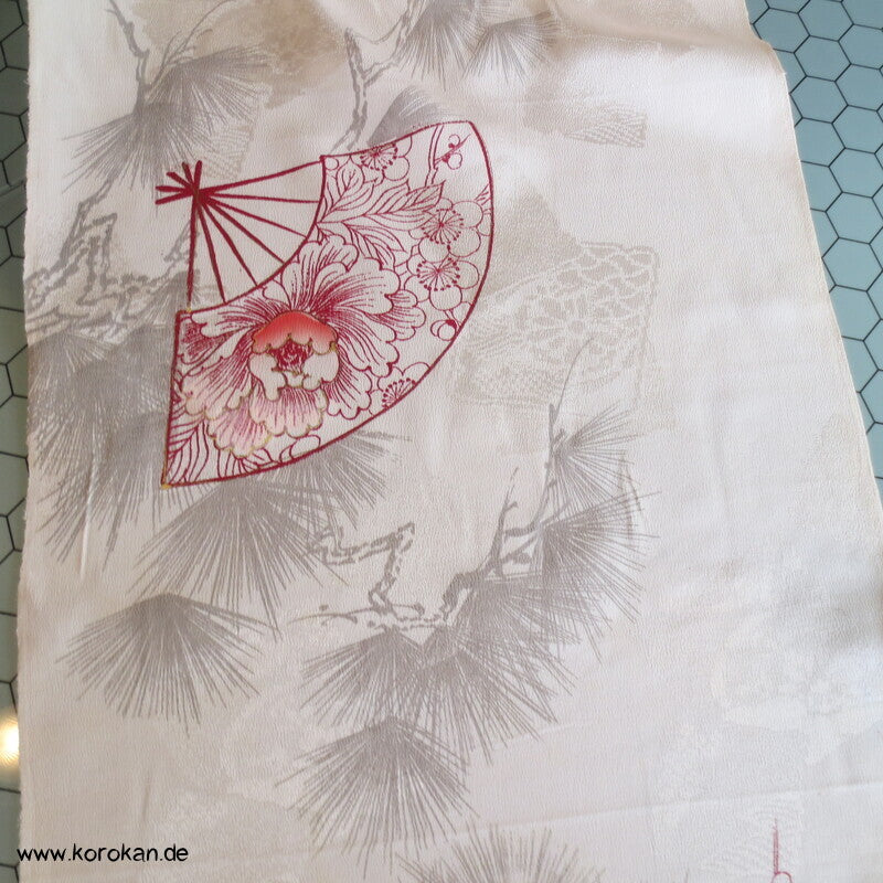 Umeblüten, Kiefer, Fächer antike Juban Kimono Seiden Stoffrolle