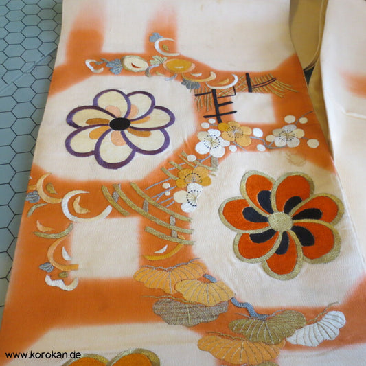 Ume Blüten und Räder, Chrysanthemen antiker handbestickter Fukuro Obi