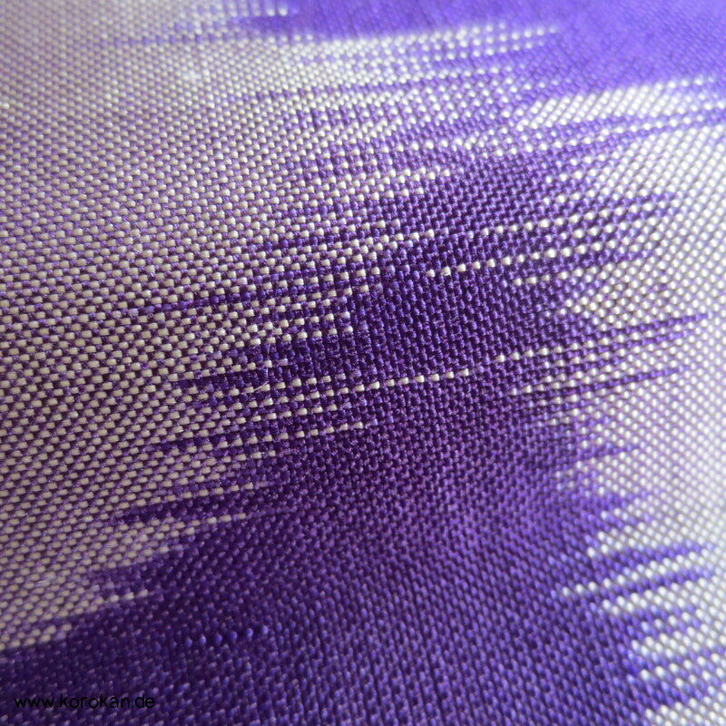 Japan Art Deco Murasake violett Araihari Meisen Seide hellgraue Blüten