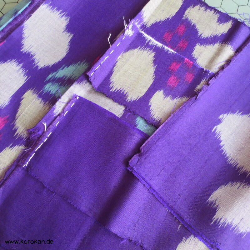 Japan Art Deco Murasake violett Araihari Meisen Seide hellgraue Blüten