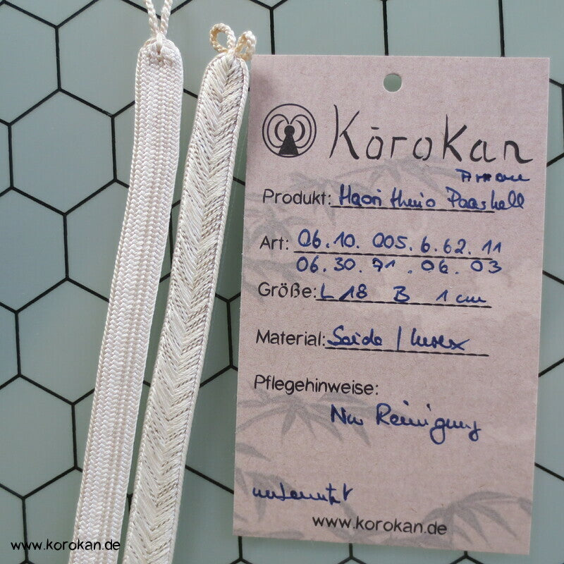 Haori Himo - Seide, weiß silbrig, Fischgrätflechtung