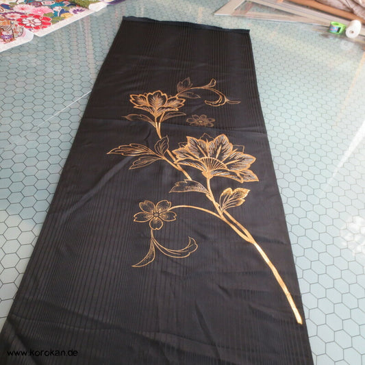Panel Muster Stoff für Kimono - schwarz mit Gold und Stickerei