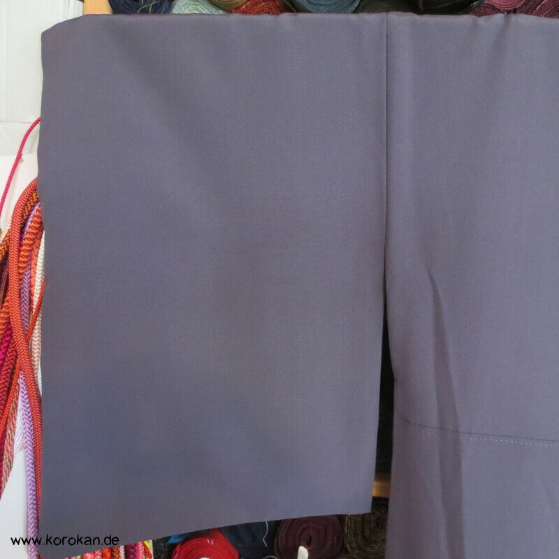 Kiefer und Bambus auf grau Seidencrepe Homongi Kimono