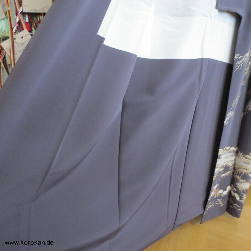 Kiefer und Bambus auf grau Seidencrepe Homongi Kimono