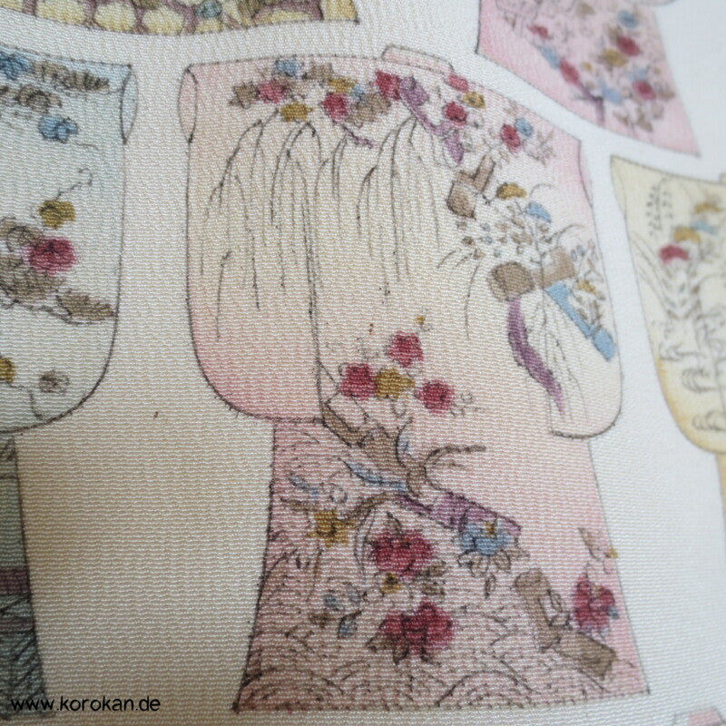 Kimonos als Muster - pastellfarbener Komon Seidencrepe