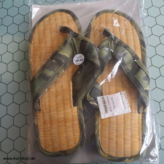 Zimtlatschen / Zori mit Bastboden, camouflage