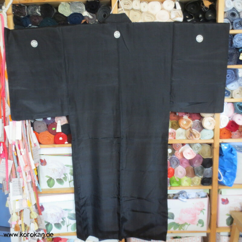 Montsuki - schwarzer Seiden Habutai, 5 Blüten Mon