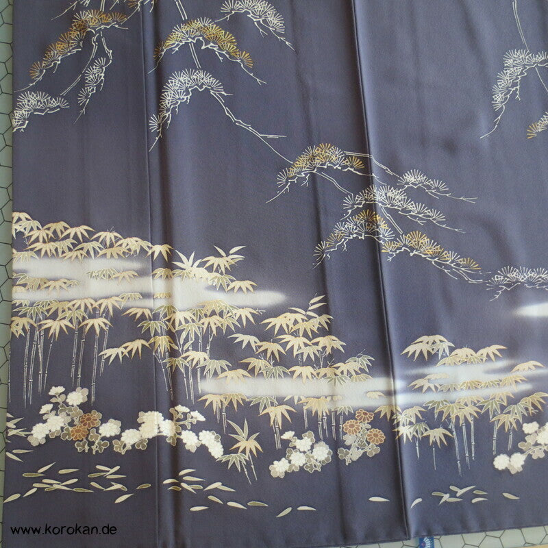 Kiefer und Bambus auf grau Seidencrepe Homongi Kimono
