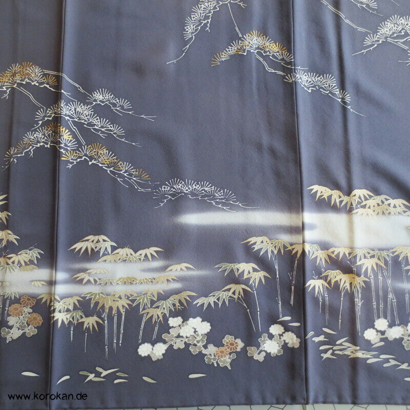 Kiefer und Bambus auf grau Seidencrepe Homongi Kimono