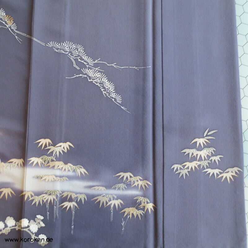 Kiefer und Bambus auf grau Seidencrepe Homongi Kimono