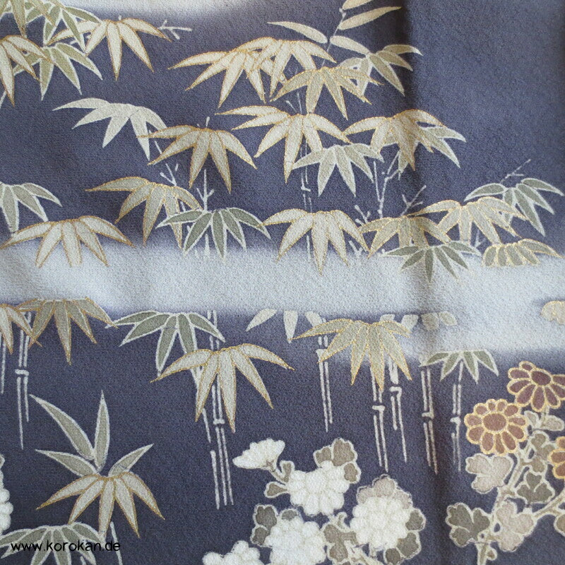 Kiefer und Bambus auf grau Seidencrepe Homongi Kimono
