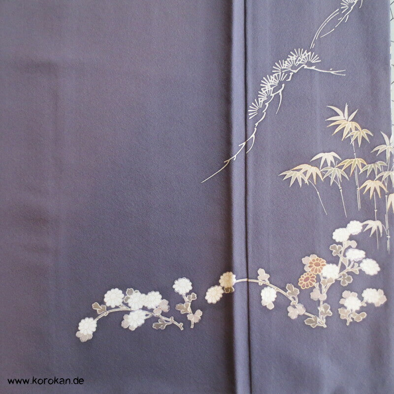 Kiefer und Bambus auf grau Seidencrepe Homongi Kimono