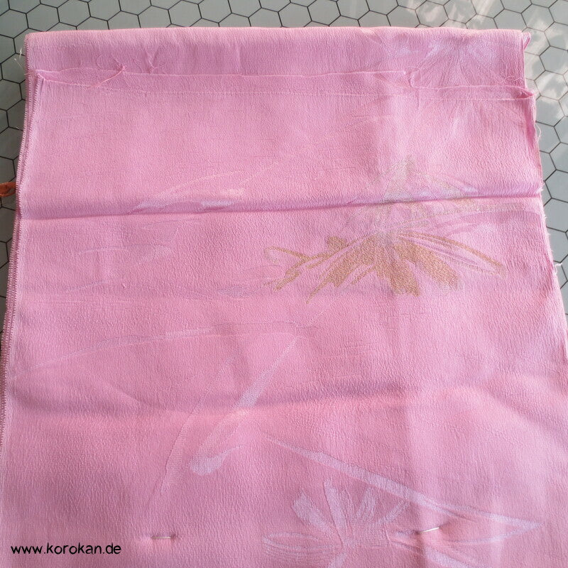 goldene Blätter in rosa Japan Seiden Araihari Kimono