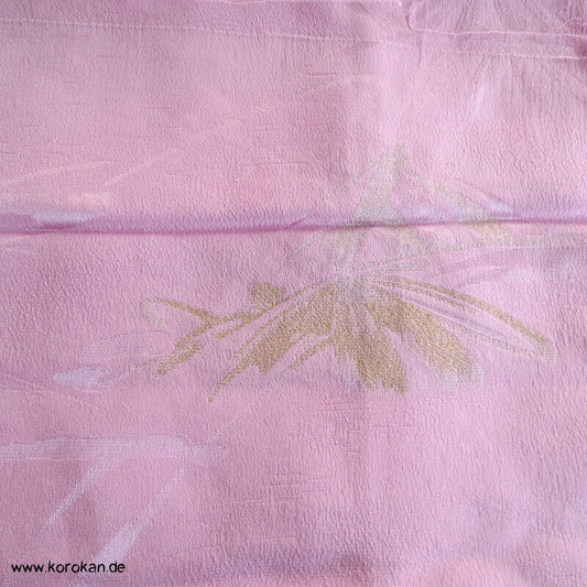 goldene Blätter in rosa Japan Seiden Araihari Kimono