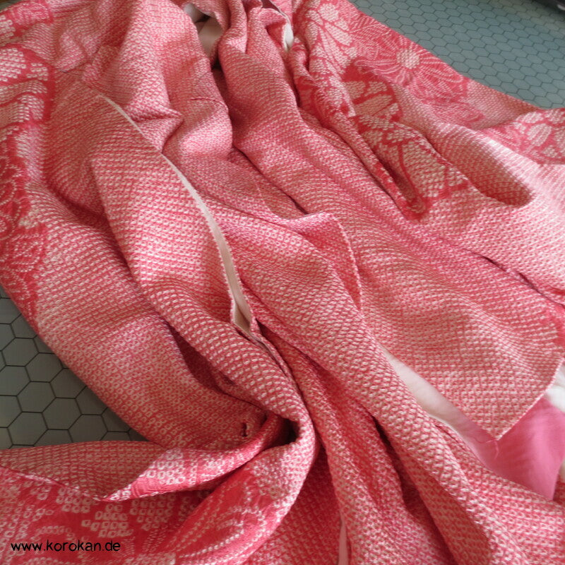 rosa Full Shibori Chrysanthemen Furisode