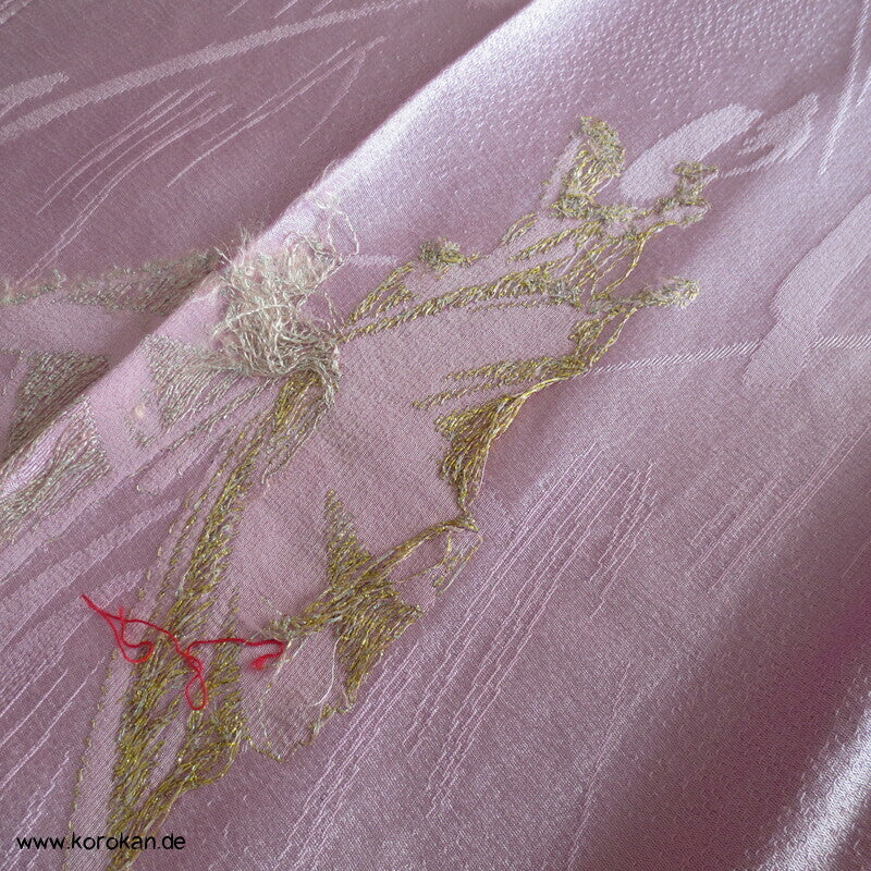 goldene Blätter in rosa Japan Seiden Araihari Kimono