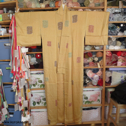 Shikishi, Blütenmuster Komon Seiden Kimono