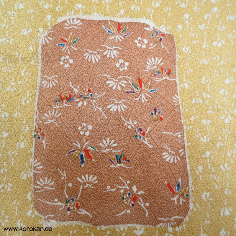 Shikishi, Blütenmuster Komon Seiden Kimono