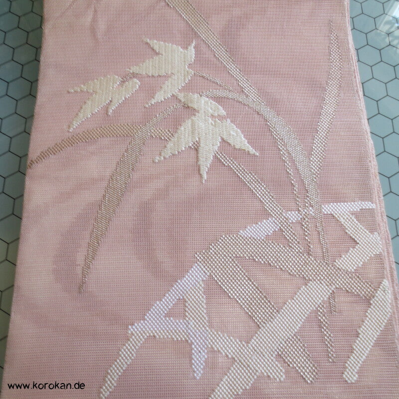 Fukuro Obi Sommer Blüten in altrosa auf glänzender Folie